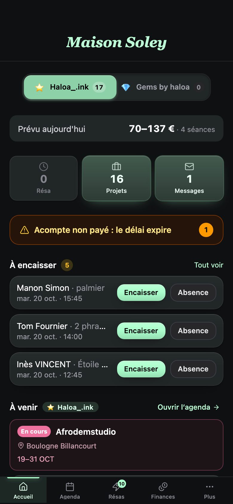 L'accueil : le mois, les séances à venir, et ce qu'il reste à encaisser sur chacune.